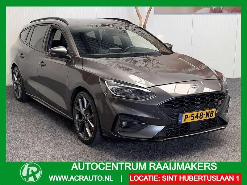 Grijs, metallic lak Gebruikt 2020 Ford Focus ST Stationwagen | € 24.435 (Goede deal) - Afbeelding 1/4