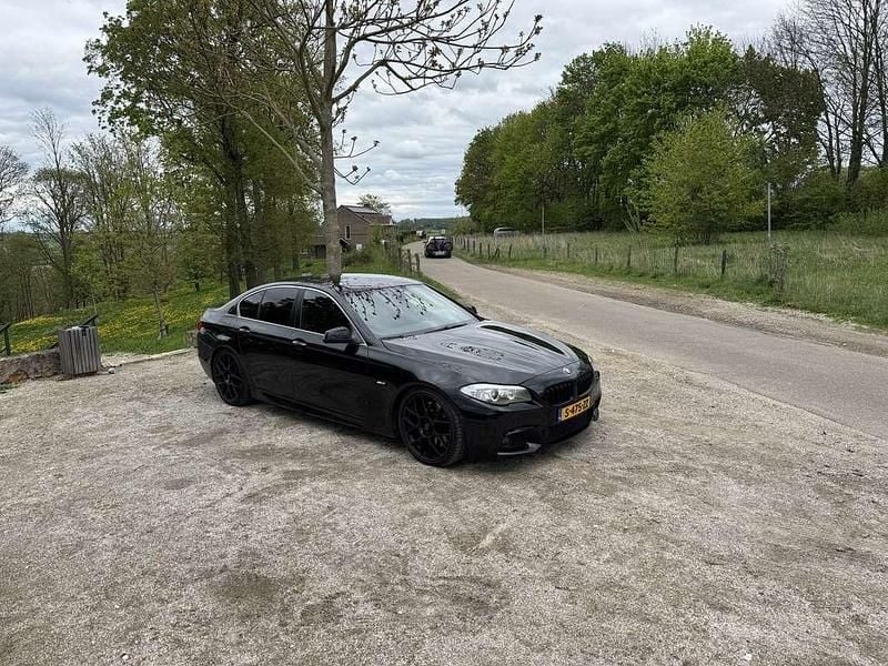Gebruikt 2010 BMW 550 Sport Line Sedan | € 15.500 - Afbeelding 1/4