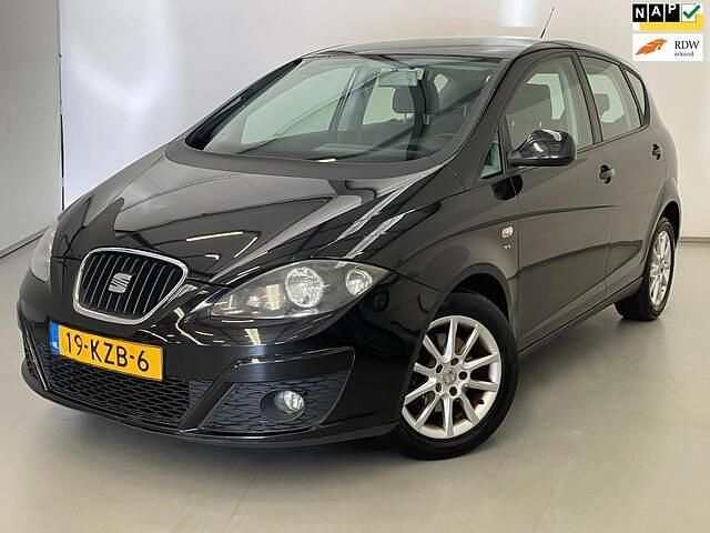 Zwart Gebruikt 2009 Seat Altea Reference MPV | € 1.999 (Eerlijke prijs) - Afbeelding 1/4