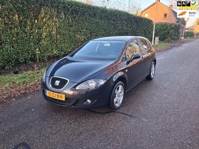 Zwart Gebruikt 2008 Seat Leon Hatchback | € 2.499 (Goede deal) - Afbeelding 1/4