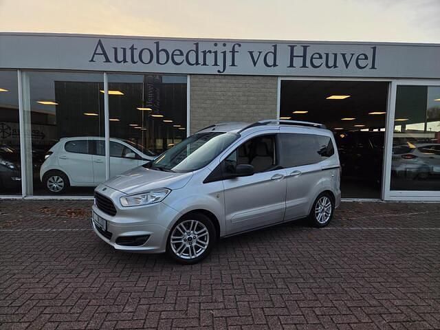 Grijs Gebruikt 2014 Ford Tourneo Courier Titanium MPV | € 8.950 (Iets duurder) - Afbeelding 1/4