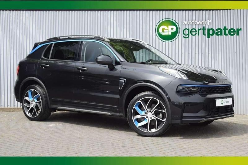 Zwart, metallic lak Gebruikt 2022 Lynk & Co 01 SUV | € 23.900 (Eerlijke prijs) - Afbeelding 1/4