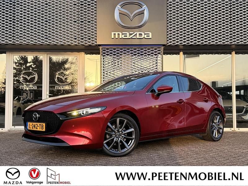 Rood Occasion 2021 Mazda 3 Sportive Hatchback | € 20.590 (Eerlijke prijs) - Afbeelding 1/4
