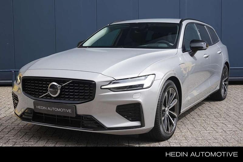 Grijs Gebruikt 2024 Volvo V60 Plus Stationwagen | € 51.995 (Eerlijke prijs) - Afbeelding 1/4