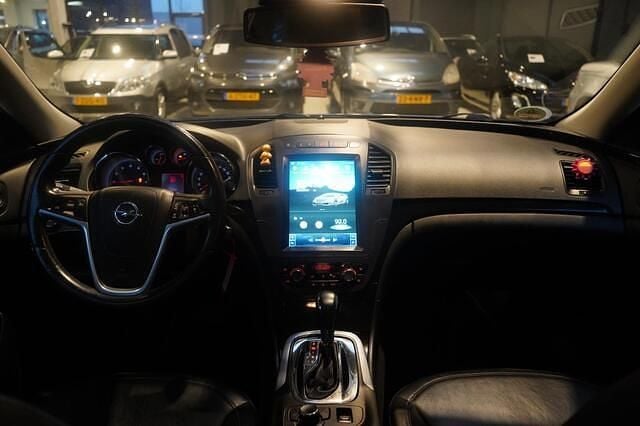 Occasion Opel Insignia Edition 221 PK (162 kW) 2009 Grijs Sedan