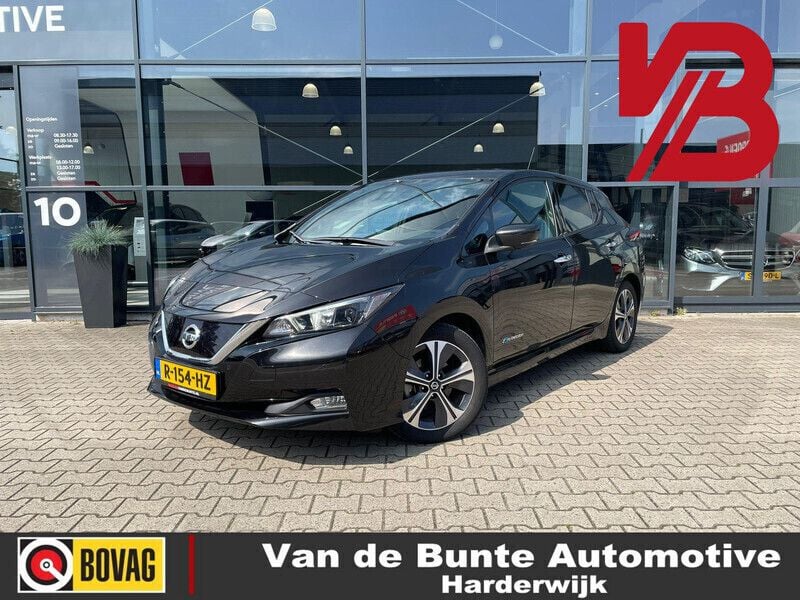 Zwart, metallic lak Gebruikt 2020 Nissan Leaf N-Connecta Hatchback | € 16.750 (Eerlijke prijs) - Afbeelding 1/4