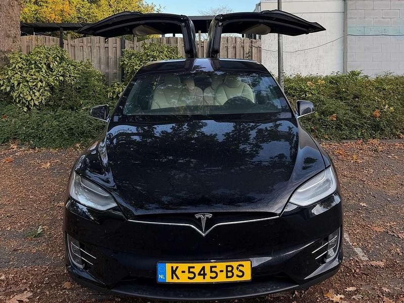 Zwart Gebruikt 2020 Tesla Model X SUV | € 47.000 - Afbeelding 1/4