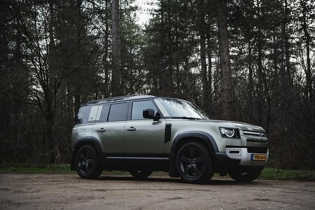 Groen (metallic) Occasion 2021 Land Rover Defender HSE Van | € 55.000 (Eerlijke prijs) - Afbeelding 1/4