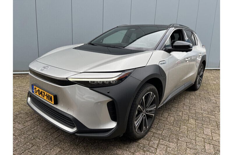 Grijs Gebruikt 2023 Toyota bZ4X Edition SUV | € 41.749 (Duur) - Afbeelding 1/1