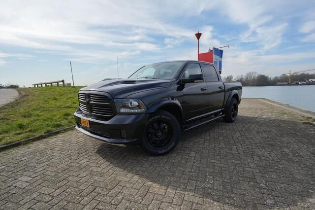 Zwart Gebruikt 2017 Dodge Custom Van | € 35.950 - Afbeelding 1/4