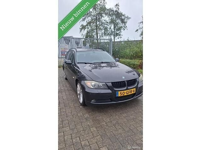 Zwart Gebruikt 2008 BMW 318 Stationwagen | € 1.600 (Super prijs) - Afbeelding 1/4