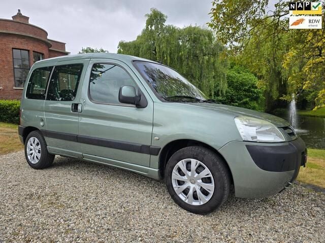 Groen Gebruikt 2003 Peugeot Partner MPV | € 1.999 (Eerlijke prijs) - Afbeelding 1/4