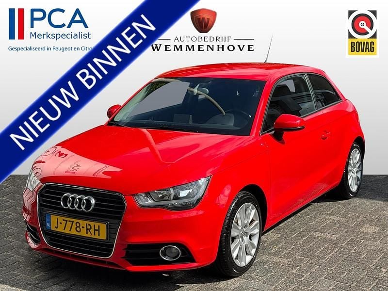 Rood Gebruikt 2011 Audi A1 Ambition Hatchback | € 8.095 (Eerlijke prijs) - Afbeelding 1/4