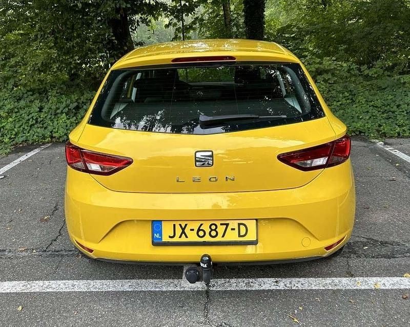 Occasion Seat Leon Style 110 PK (80 kW) 2016 Geel Hatchback