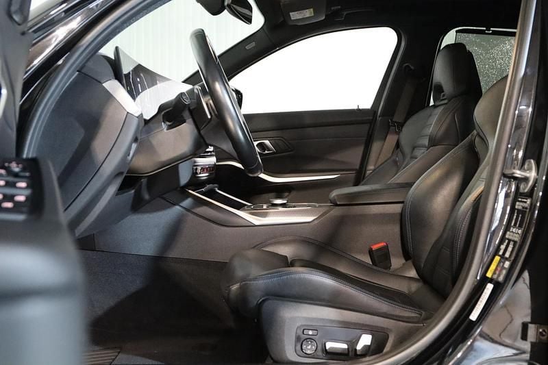 Occasion BMW 330e Executive 294 PK (216 kW) 2023 Zwart (metallic) Stationwagen