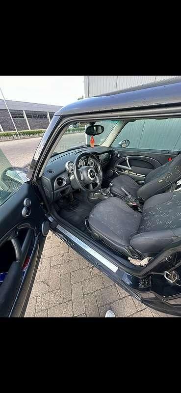 Occasion Mini ONE 90 PK (66 kW) 2005 Zwart Hatchback