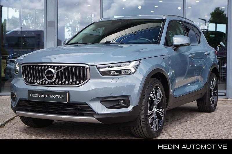 Grijs Gebruikt 2021 Volvo XC40 Inscription SUV | € 38.995 (Duur) - Afbeelding 1/4
