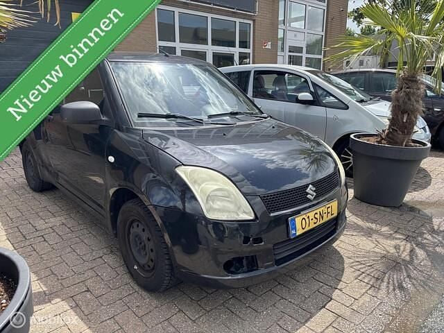 Zwart Gebruikt 2006 Suzuki Swift Hatchback | € 750 (Super prijs) - Afbeelding 1/4