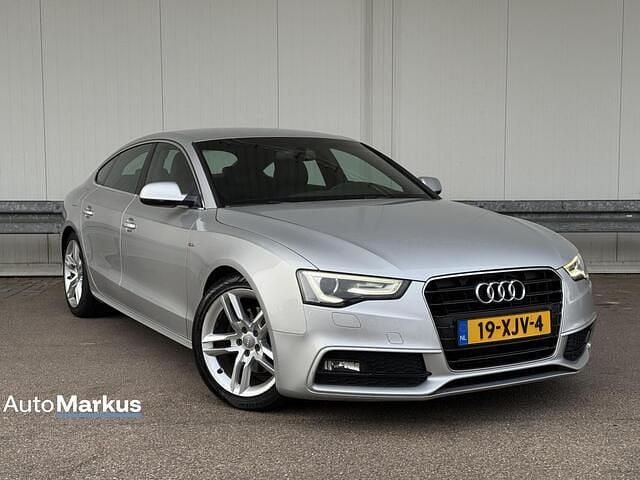 Grijs Occasion 2012 Audi A5 Sportback S-Line Hatchback | € 10.950 (Eerlijke prijs) - Afbeelding 1/4
