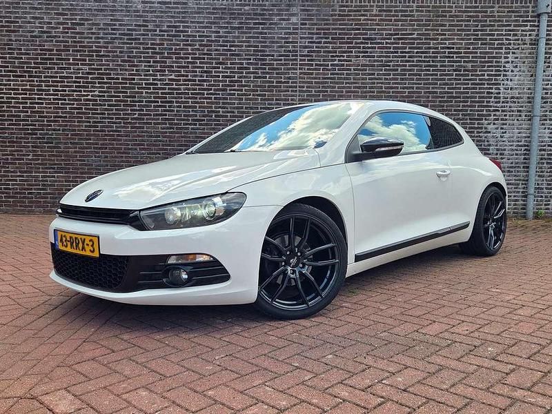 Wit Gebruikt 2010 VW Scirocco Highline Coupé | € 8.250 (Eerlijke prijs) - Afbeelding 1/4