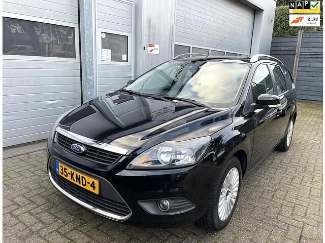 Zwart Gebruikt 2010 Ford Focus Stationwagen | € 2.595 (Eerlijke prijs) - Afbeelding 1/4