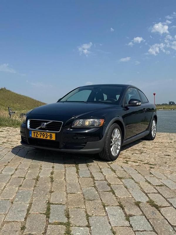 Zwart Gebruikt 2010 Volvo C30 Hatchback | € 4.500 (Eerlijke prijs) - Afbeelding 1/4