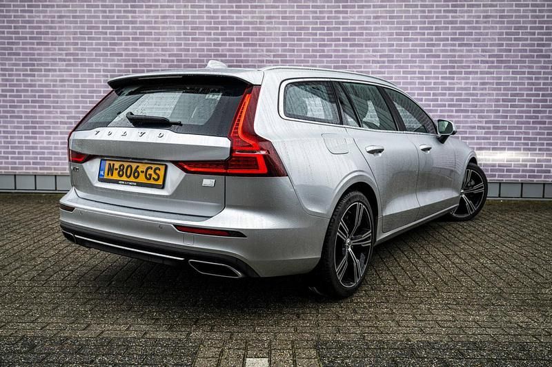 Occasion Volvo V60 Inscription 340 PK (250 kW) 2021 Grijs (metallic) Stationwagen