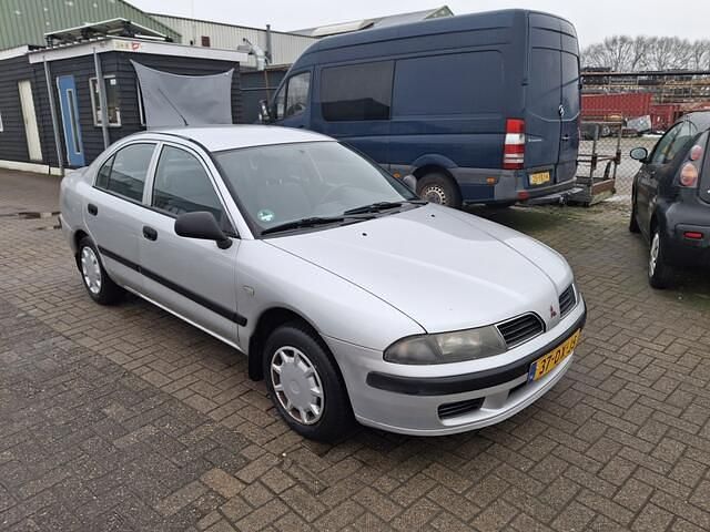 Occasion Mitsubishi Carisma 99 PK (72 kW) 2000 Grijs (metallic) Hatchback