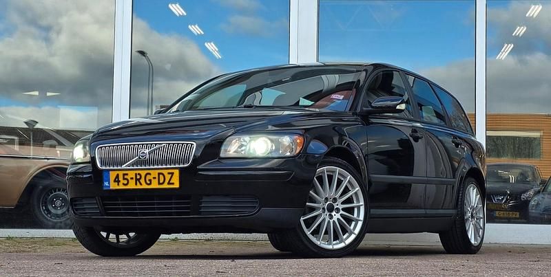 Zwart Gebruikt 2005 Volvo V50 Stationwagen | € 4.494 (Iets duurder) - Afbeelding 1/3