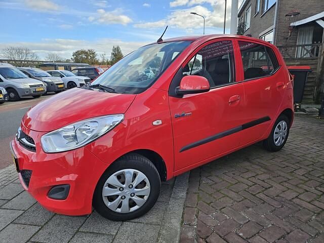Rood Gebruikt 2013 Hyundai i10 Hatchback | € 3.950 (Eerlijke prijs) - Afbeelding 1/4