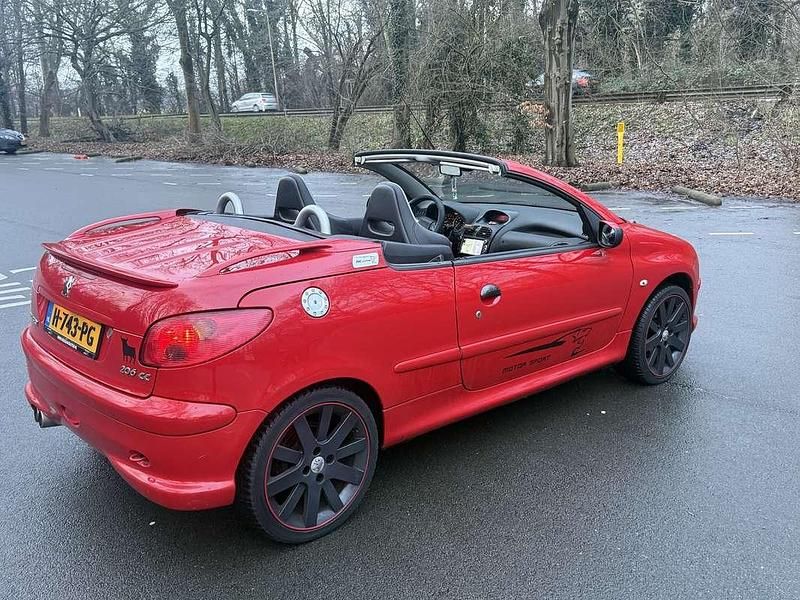 Occasion Peugeot 206 109 PK (80 kW) 2006 Rood Cabriolet