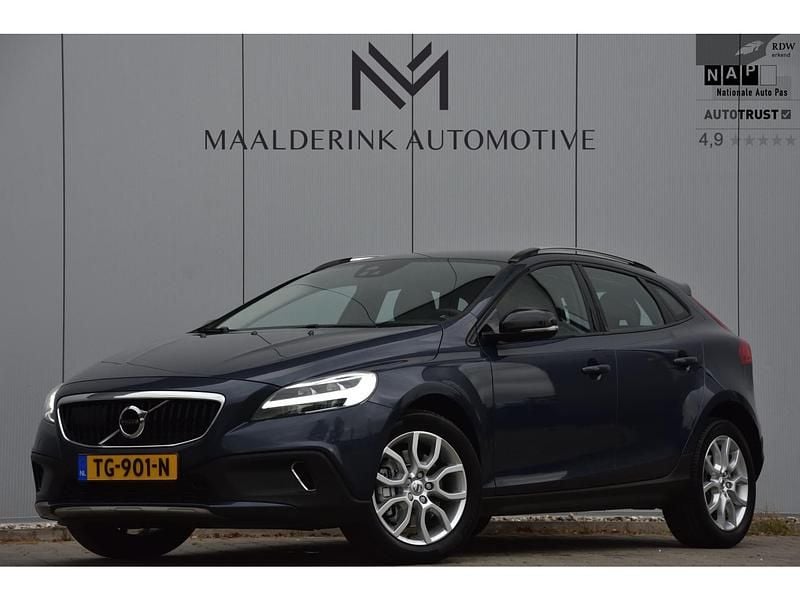 Blauw Gebruikt 2016 Volvo V40 CC Summum Stationwagen | € 14.990 (Eerlijke prijs) - Afbeelding 1/4