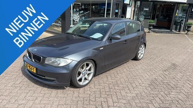 Grijs Gebruikt 2007 BMW 118 Hatchback | € 3.950 (Eerlijke prijs) - Afbeelding 1/4