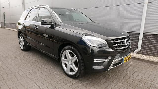 Zwart Gebruikt 2013 Mercedes 250 AMG SUV | € 18.750 - Afbeelding 1/4