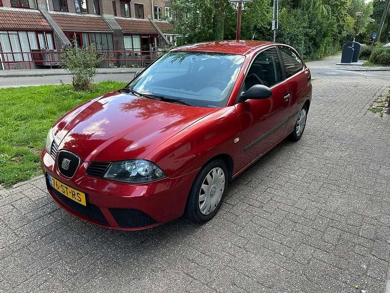 Rood Gebruikt 2006 Seat Ibiza Hatchback | € 1.225 (Goede deal) - Afbeelding 1/4