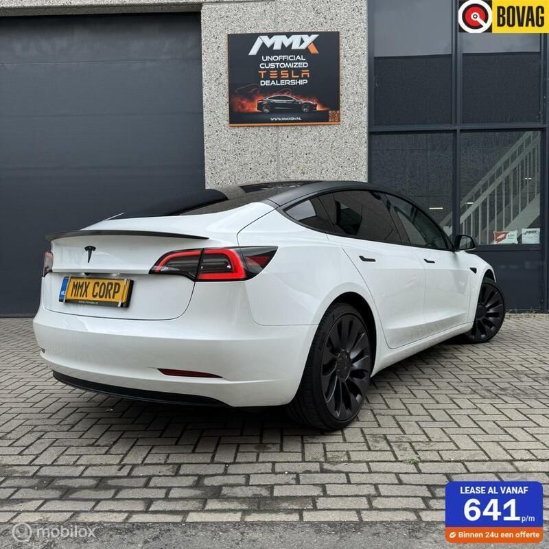 Wit Gebruikt 2022 Tesla Model 3 Performance Sedan | € 39.999 (Duur) - Afbeelding 1/4