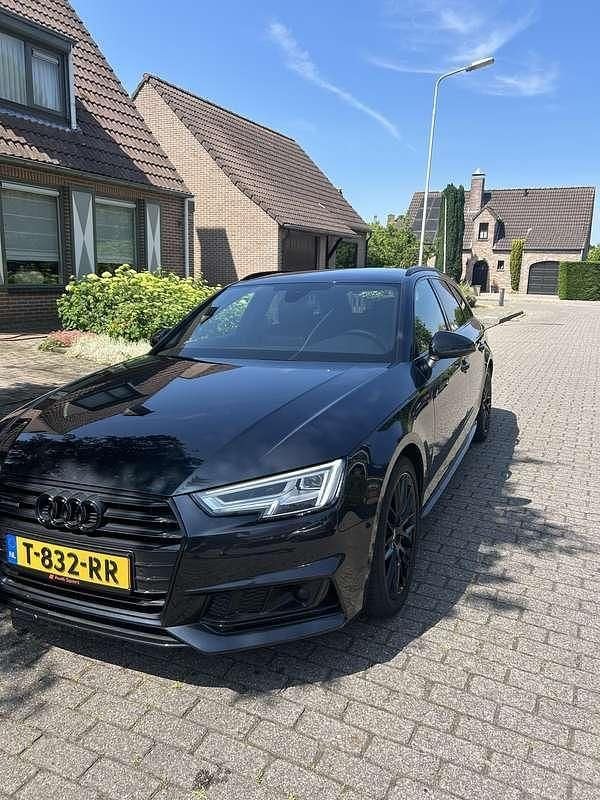 Blauw Gebruikt 2017 Audi A4 Stationwagen | € 27.950 (Iets duurder) - Afbeelding 1/4
