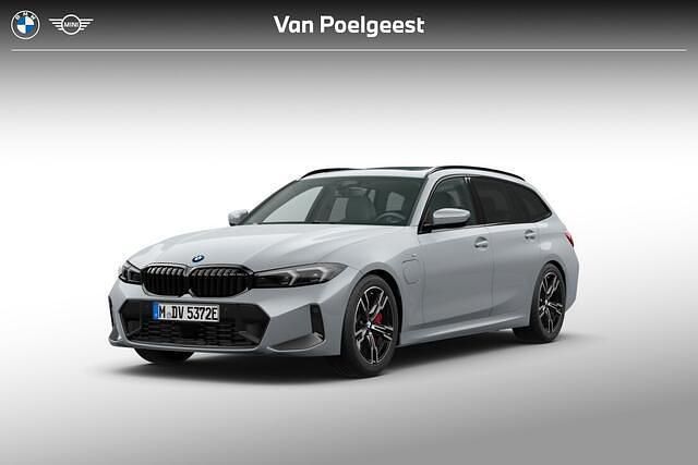 Grijs Nieuw 2025 BMW 330 Comfort Edition Stationwagen | € 72.247 - Afbeelding 1/4