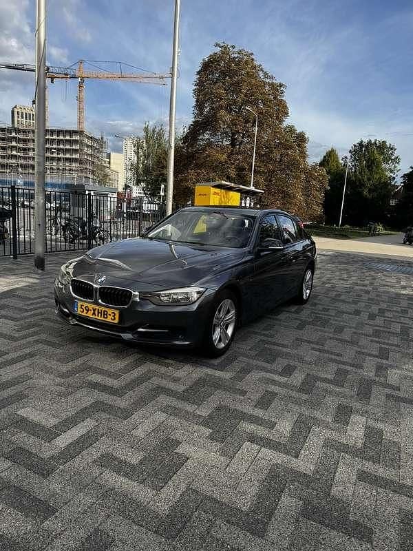 Grijs Occasion 2012 BMW 320 Sedan | € 8.250 (Goede deal) - Afbeelding 1/4