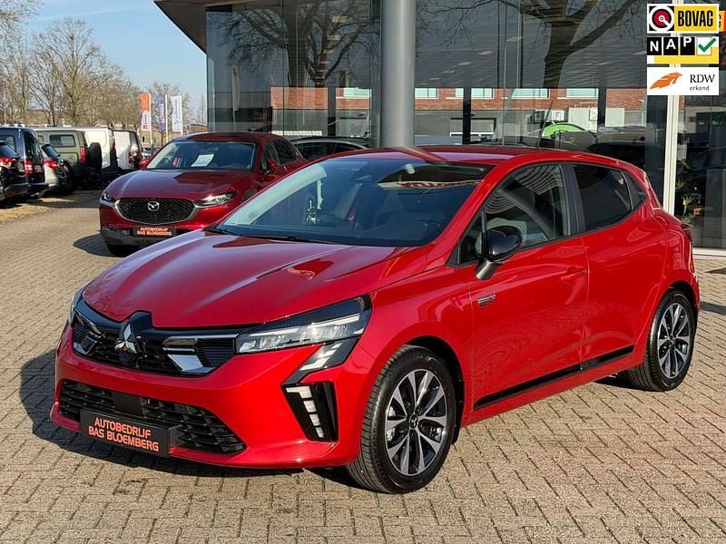 Rood (metallic) Occasion 2025 Mitsubishi Colt Intense Hatchback | € 21.940 (Goede deal) - Afbeelding 1/4