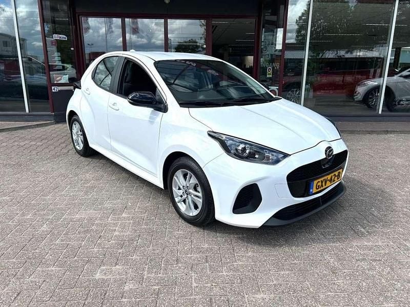 Wit Gebruikt 2025 Mazda 2 Center-Line Hatchback | € 22.950 (Goede deal) - Afbeelding 1/4