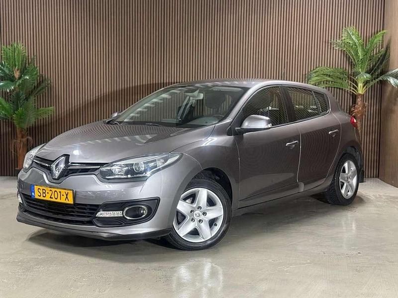 Grijs Occasion 2014 Renault Mégane III Authentique Hatchback | € 5.250 (Eerlijke prijs) - Afbeelding 1/4