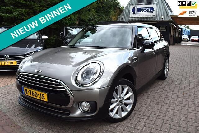 Grijs, metallic lak Gebruikt 2017 Mini Cooper Clubman Business Stationwagen | € 14.945 (Eerlijke prijs) - Afbeelding 1/4