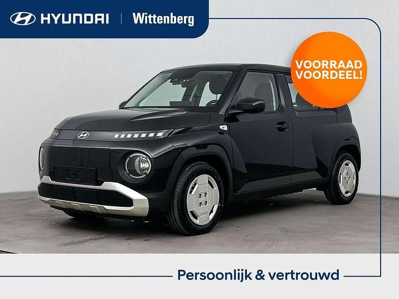 Zwart Nieuw 2025 Hyundai Inster Hatchback | € 22.390 (Super prijs) - Afbeelding 1/4