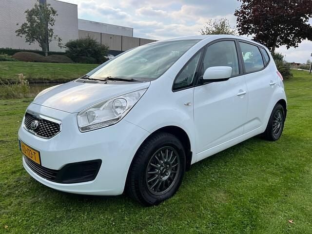 Wit Gebruikt 2013 Kia Venga Comfort Hatchback | € 8.999 (Goede deal) - Afbeelding 1/4