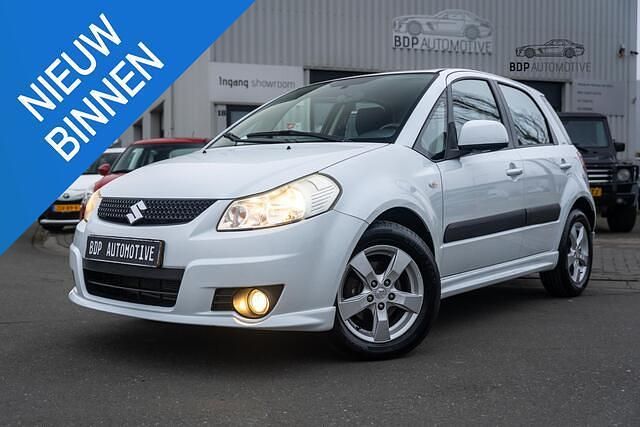 Wit Occasion 2010 Suzuki SX4 Exclusive MPV | € 7.499 (Eerlijke prijs) - Afbeelding 1/4