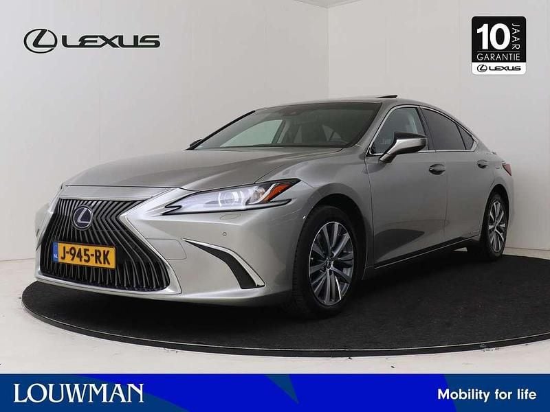 Grijs Gebruikt 2020 Lexus ES300 Business Edition Sedan | € 34.950 (Duur) - Afbeelding 1/4