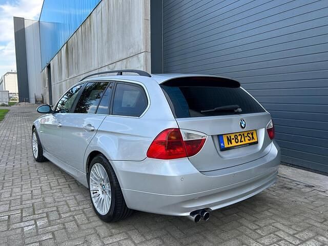 Occasion BMW 325 Executive 218 PK (160 kW) 2006 Grijs (metallic) Stationwagen