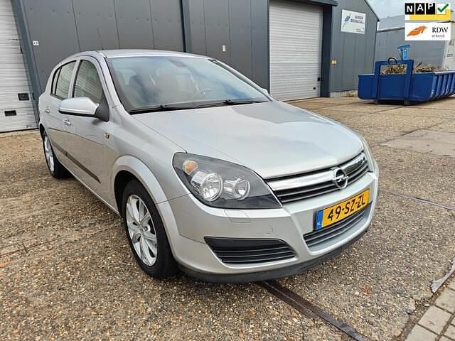 Grijs Gebruikt 2006 Opel Astra Executive Hatchback | € 2.999 (Eerlijke prijs) - Afbeelding 1/4