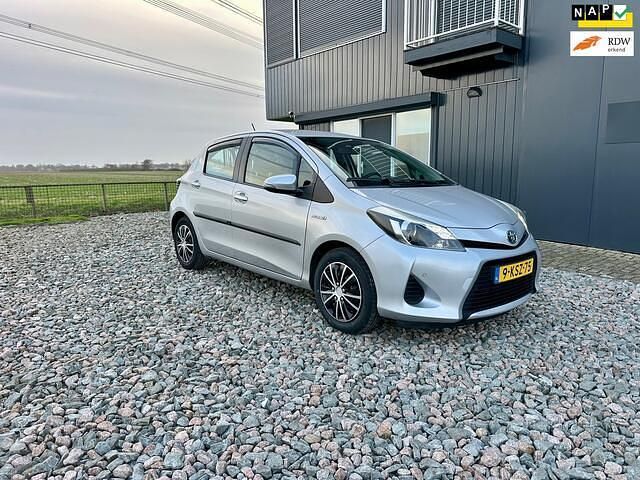 Occasion Toyota Yaris 75 PK (55 kW) 2013 Grijs Hatchback